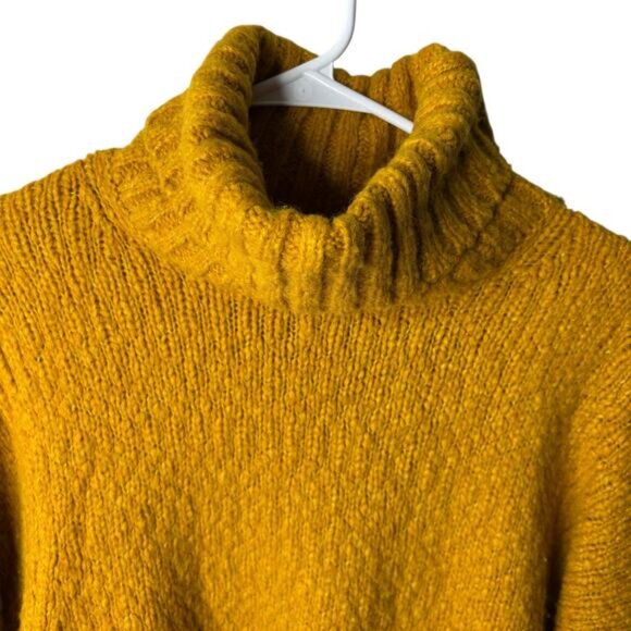 J Crew Golden Yellow Chunky Turtleneck Size Medium Roomy Boxy Lagenlook Cozy - Picture 2 of 9